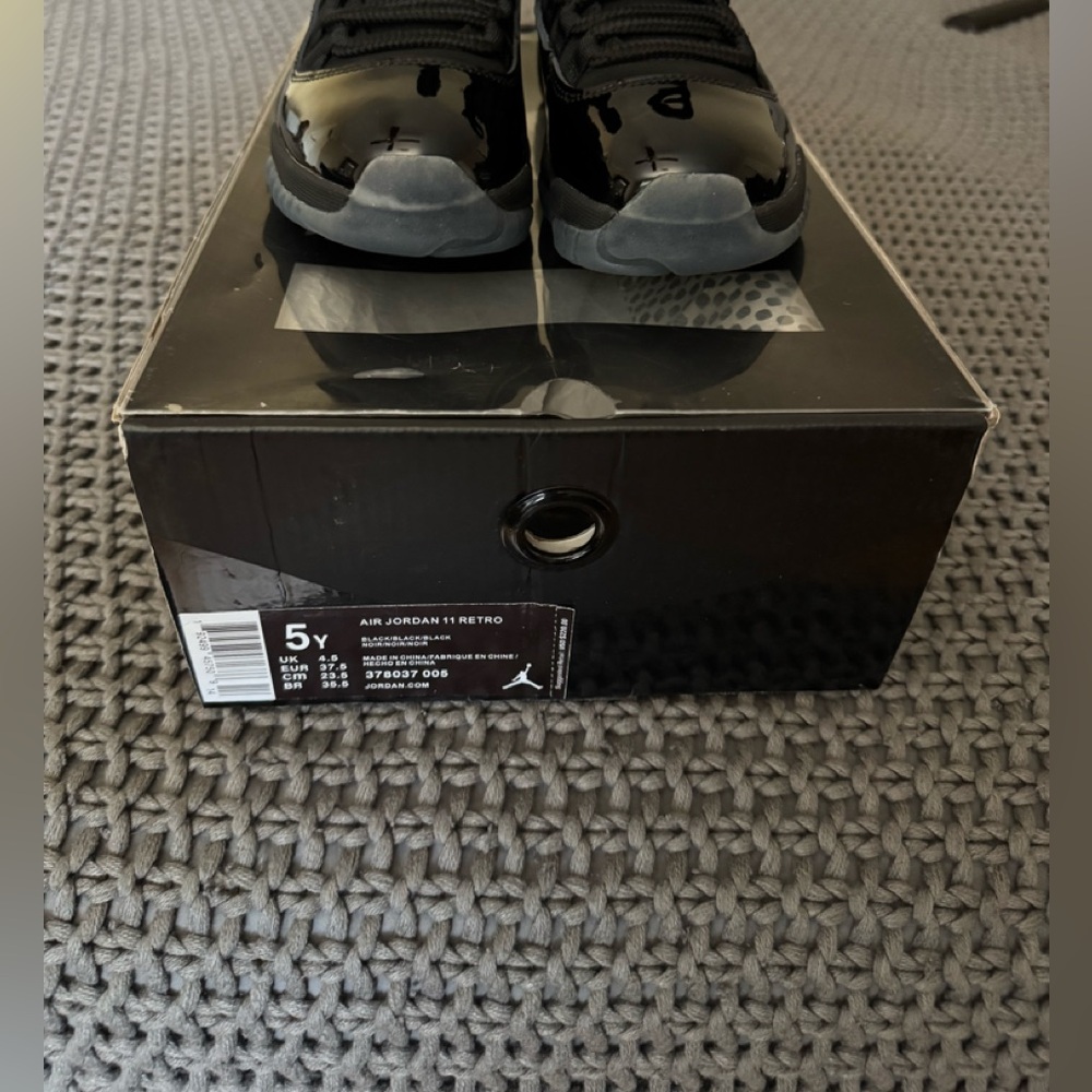 Jordan XI Cap and Gown Size 5Y